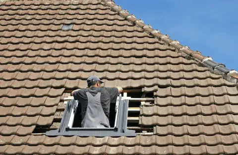 Pose de velux - Saint-Priest-la-Prugne
